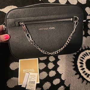 ❌sold❌NWT Jet Set Michael Kors black shiny silver chain 🖤